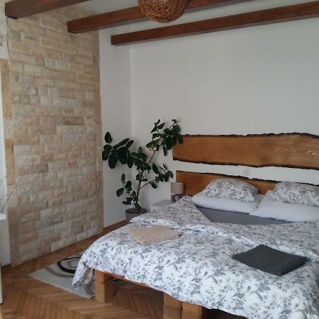 Apartmani Stonewood Загреб Екстериор снимка