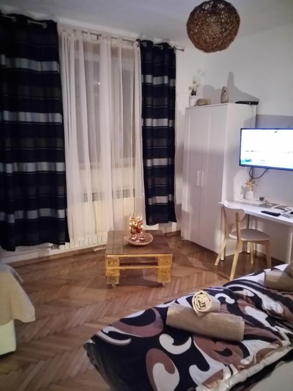 Apartmani Stonewood Загреб Екстериор снимка