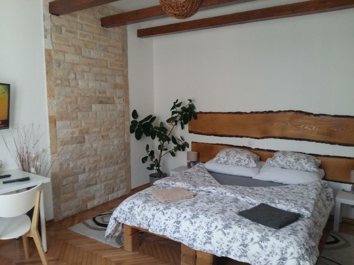 Apartmani Stonewood Загреб Екстериор снимка